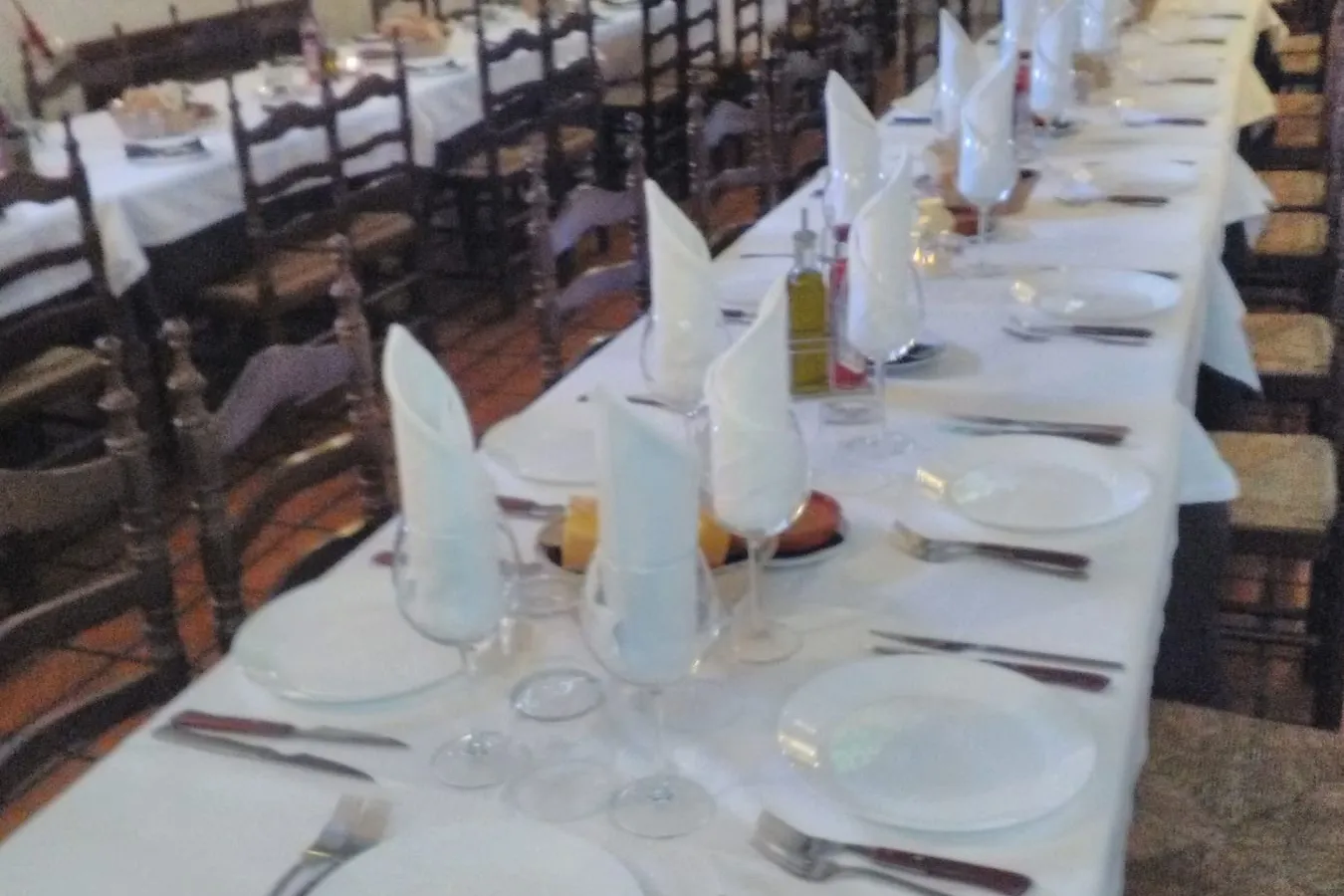 Mesa preparada para una celebración