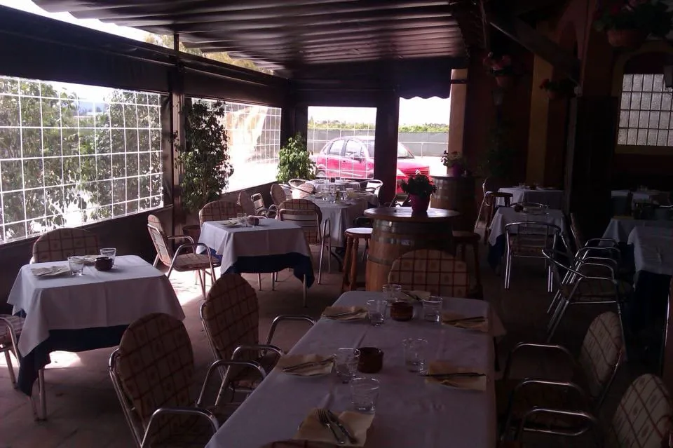 Terraza cubierta del restaurante